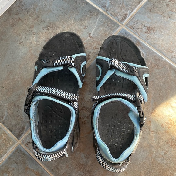 Nike Air Runners - Picture 4 of 6